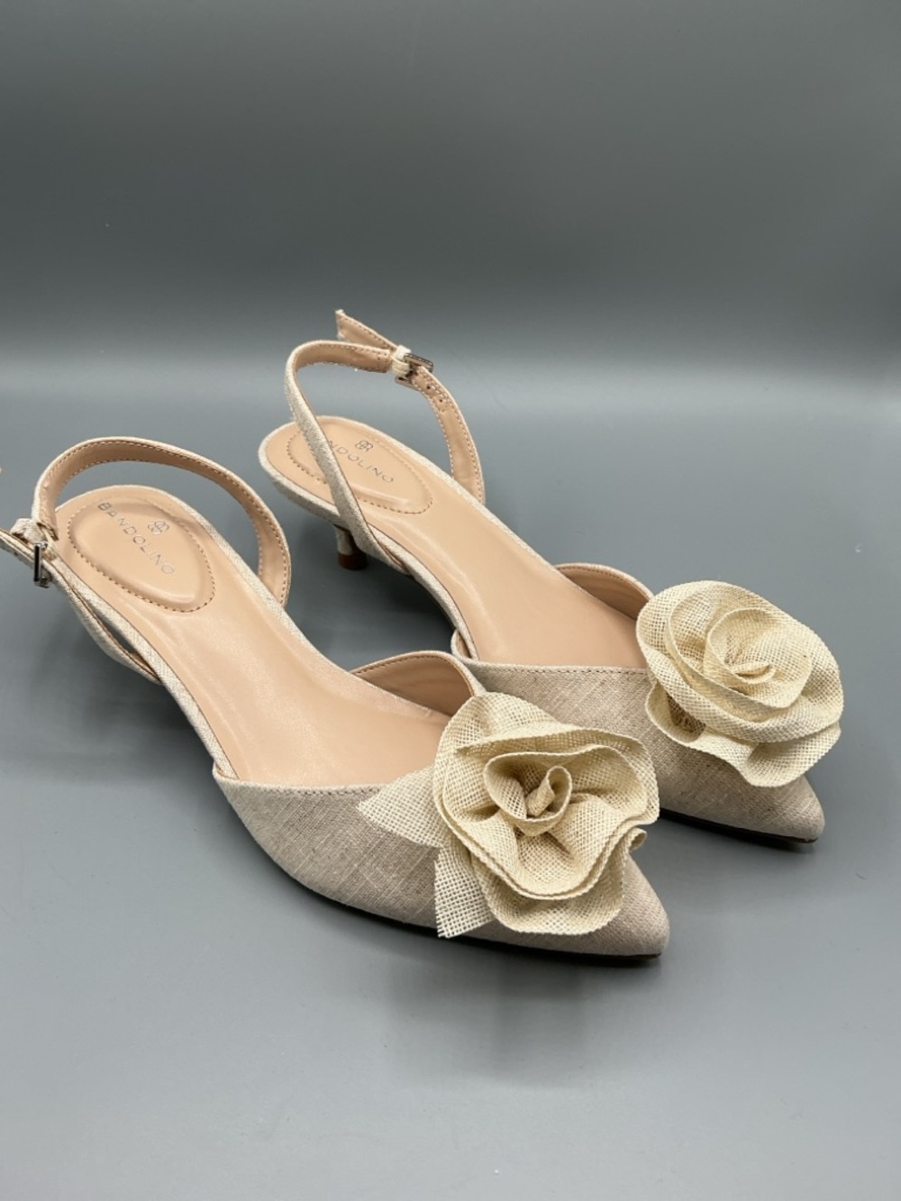 Bandolino Miller Rosette Halter Kitten Heel natural slingback pumps, NEW - Picture 3 of 8